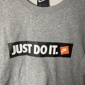 Men’s Medium Nike Crew Sweater